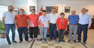BAŞKAN YILMAZ'DAN BAŞARILI JUDOCULARA ALTIN