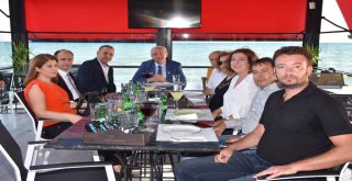 Başkan Albayrak İş Yeri Açılışına Katıldı