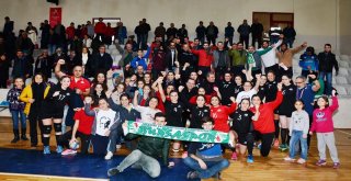 DİNÇSPOR’UN SULTANLARINDAN LİDERE ÇELME