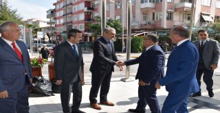 AK Parti Genel Merkez Yerel Yönetimler Başkan Yardımcısı, Yerel Yönetimlerden Sorumlu İl Koordinatörü, Marmara Bölge Koordinatörü ve Bilecik Milletvekili Selim Yağcı dün bir dizi ziyaret ve temaslarda