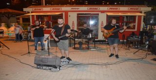 ENGELSİZ KAFEDE KARO4 KONSERİ