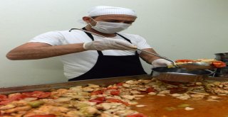 Nilüfer’de ihtiyaç sahiplerine sıcak yemek