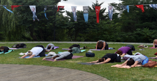 Etiler Sanatçılar Parkı’nda Yoga ve Pilates Keyfi!
