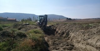 Güvercinlik'te Selden Zarar Gören Çitler Onarılıyor