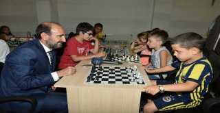 MİNİK KURSİYERLERE SERTİFİKALAR BAŞKAN AMCA'LARINDAN
