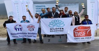 Yamaç paraşütü şampiyonları ödüllerini aldı